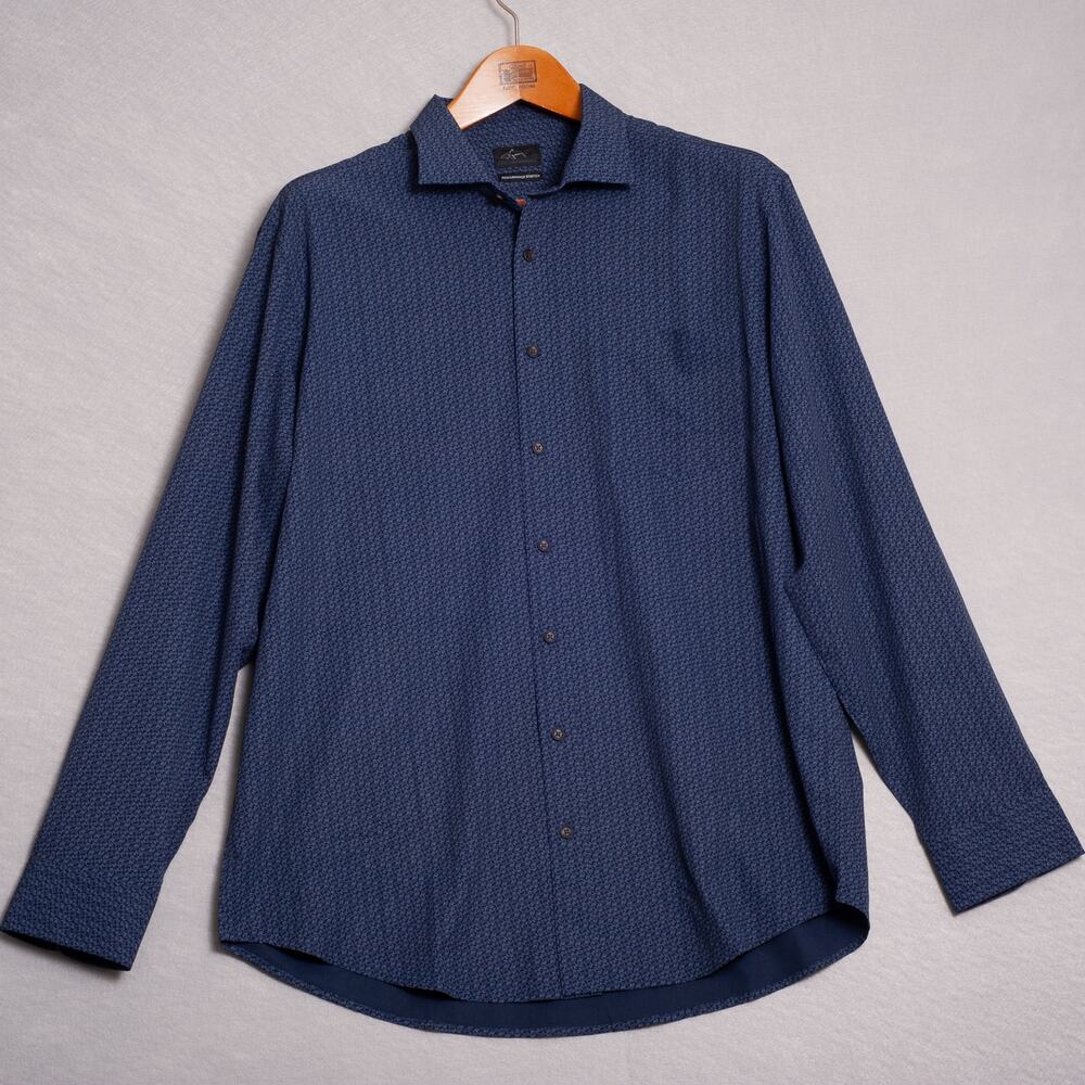 Greg Norman Mens Long Sleeve Button Down Shirt XL Performance Stretch Dogs